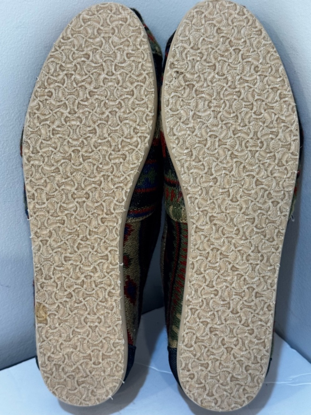 TOMS Kilim Aztec Multicolor Slip-On Flats with Tribal Pattern size 10 - Picture 8 of 8